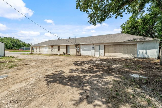 104 W Lipan Drive, Lipan, TX 76462