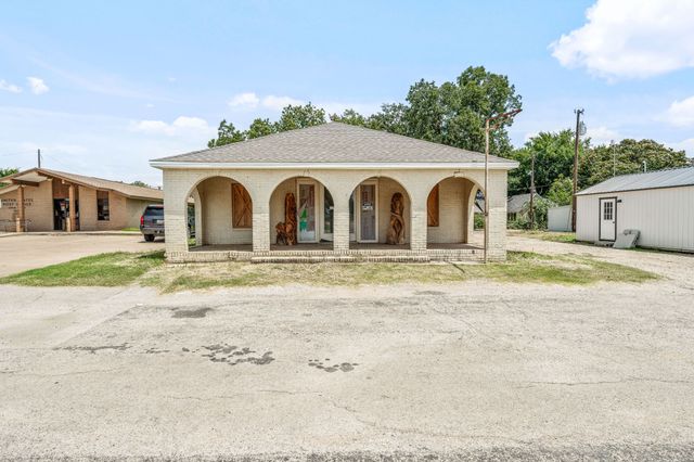104 W Lipan Drive, Lipan, TX 76462