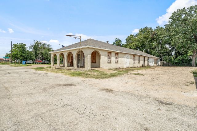 104 W Lipan Drive, Lipan, TX 76462