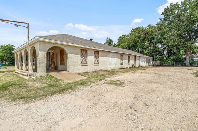 104 W Lipan Drive, Lipan, TX 76462