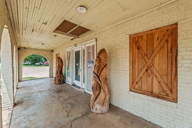 104 W Lipan Drive, Lipan, TX 76462