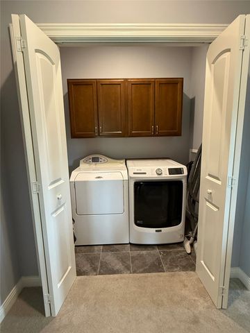 1014 E 18th Street S, Newton, IA 50208