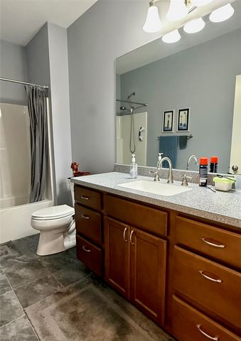 1014 E 18th Street S, Newton, IA 50208