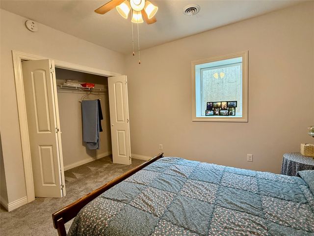 1014 E 18th Street S, Newton, IA 50208