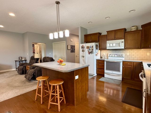 1014 E 18th Street S, Newton, IA 50208