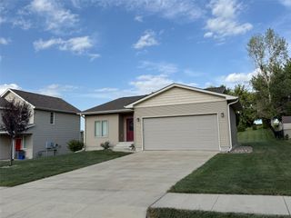 1014 E 18th Street S, Newton, IA 50208