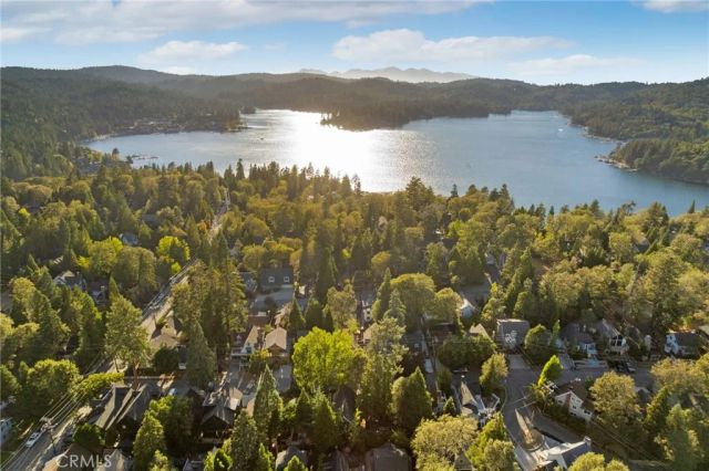 371 Maple Drive, Lake Arrowhead, CA 92352