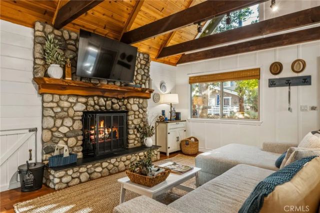 371 Maple Drive, Lake Arrowhead, CA 92352