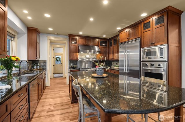 16305 SE 37th Street, Bellevue, WA 98008