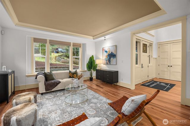 16305 SE 37th Street, Bellevue, WA 98008