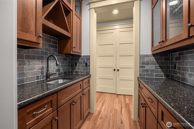 16305 SE 37th Street, Bellevue, WA 98008