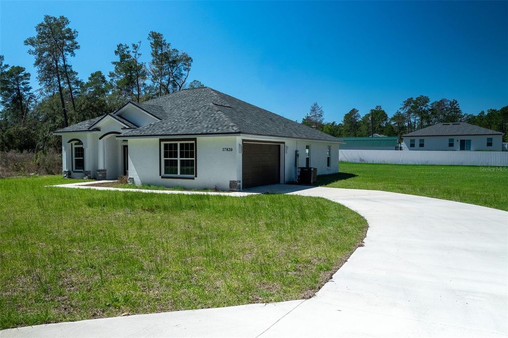 Image 2 of property listing at 17820 SW 33RD TERRACE, Ocala, FL 34473