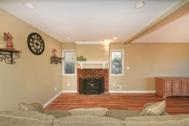 122 Miller Road, Hicksville, NY 11801