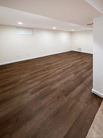 122 Miller Road, Hicksville, NY 11801