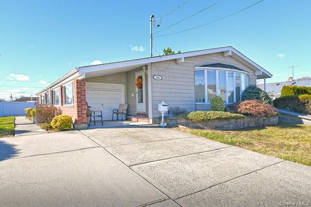 122 Miller Road, Hicksville, NY 11801