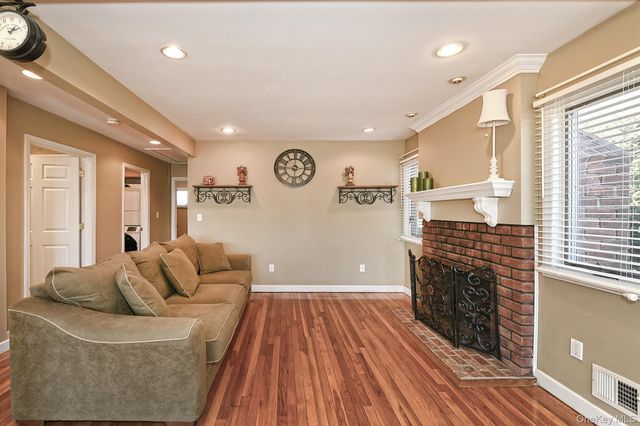 122 Miller Road, Hicksville, NY 11801