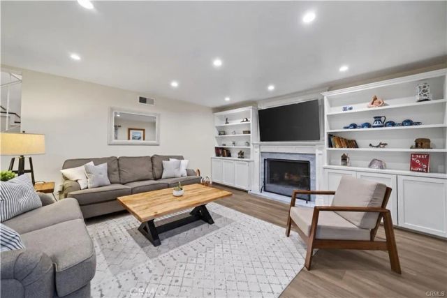 6321 Balcom Ave, Encino, CA 91316