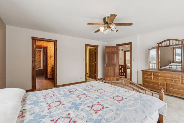 10N800 Muirhead Road, Elgin, IL 60124