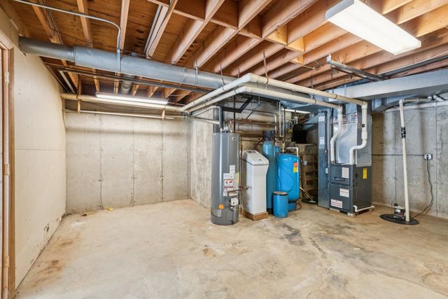 10N800 Muirhead Road, Elgin, IL 60124