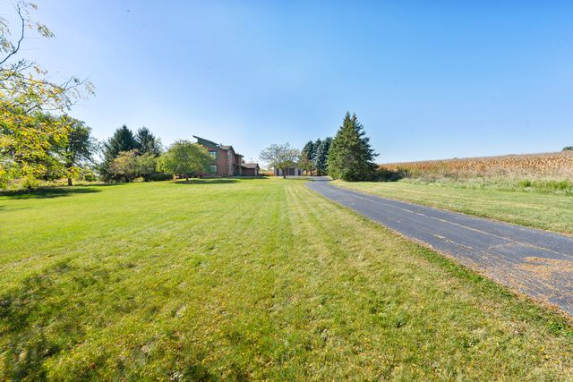 10N800 Muirhead Road, Elgin, IL 60124