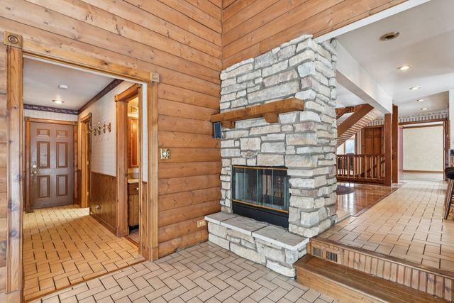 10N800 Muirhead Road, Elgin, IL 60124