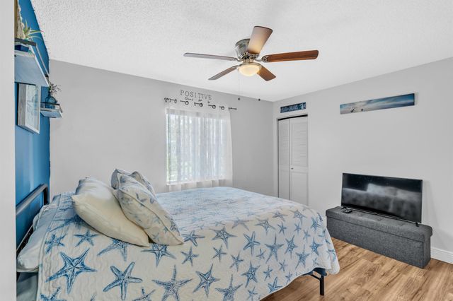 329 Knotty Pine Circle A-2, Greenacres, FL 33463