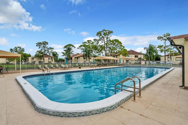 329 Knotty Pine Circle A-2, Greenacres, FL 33463