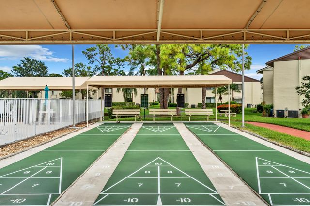 329 Knotty Pine Circle A-2, Greenacres, FL 33463