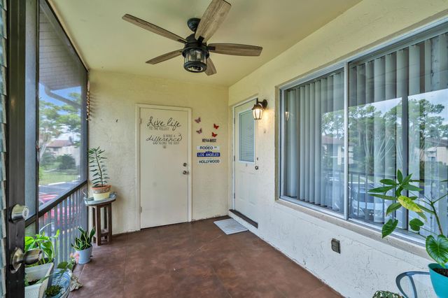 329 Knotty Pine Circle A-2, Greenacres, FL 33463