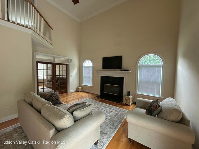 67 Rodeo Drive, Hopewell Junction, NY 12533