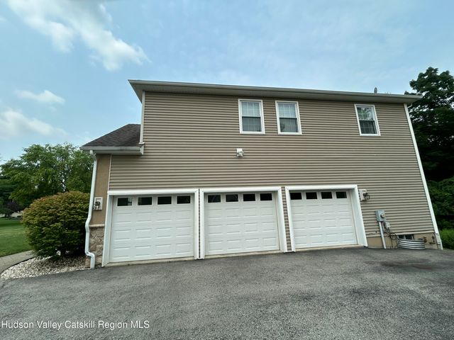 67 Rodeo Drive, Hopewell Junction, NY 12533