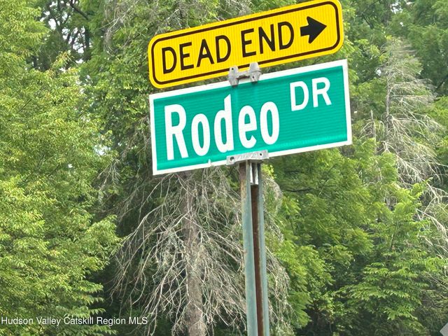 67 Rodeo Drive, Hopewell Junction, NY 12533
