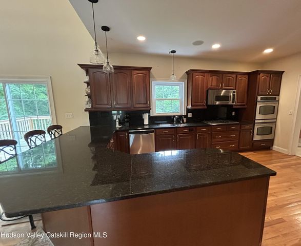 67 Rodeo Drive, Hopewell Junction, NY 12533
