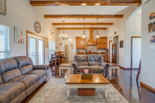 8071 County Road 105, Grandview, TX 76050