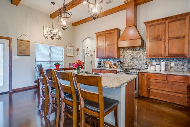 8071 County Road 105, Grandview, TX 76050