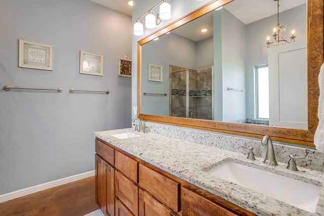 8071 County Road 105, Grandview, TX 76050