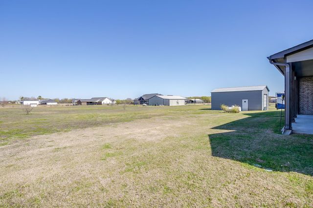 8071 County Road 105, Grandview, TX 76050