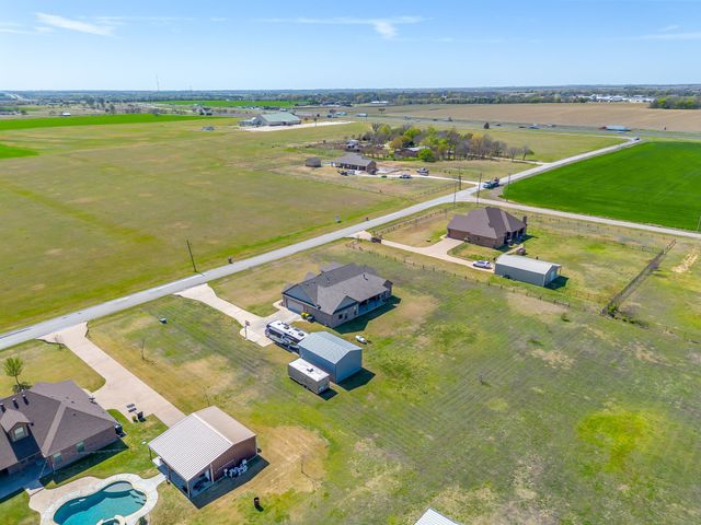 8071 County Road 105, Grandview, TX 76050