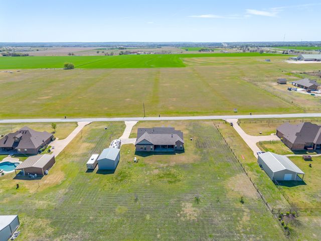 8071 County Road 105, Grandview, TX 76050