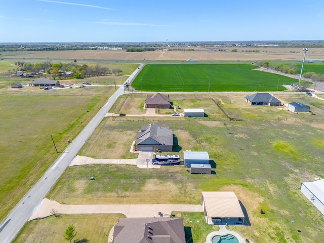 8071 County Road 105, Grandview, TX 76050