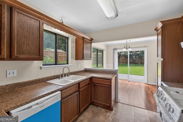 228 Avalon Way, Riverdale, GA 30274