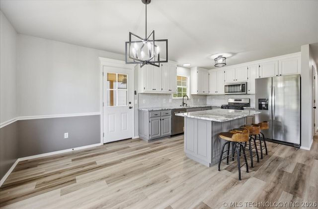 10406 E 126th Street North, Collinsville, OK 74021