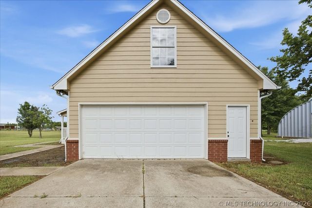 10406 E 126th Street North, Collinsville, OK 74021