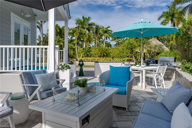 13598 Snapper LN, Naples, FL 34114