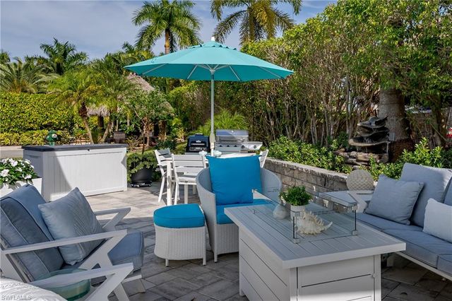 13598 Snapper LN, Naples, FL 34114