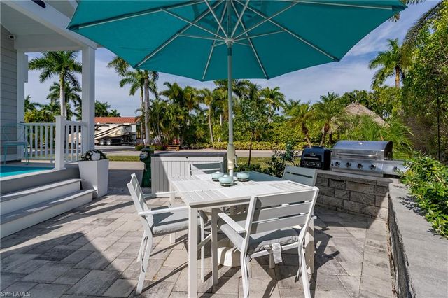 13598 Snapper LN, Naples, FL 34114