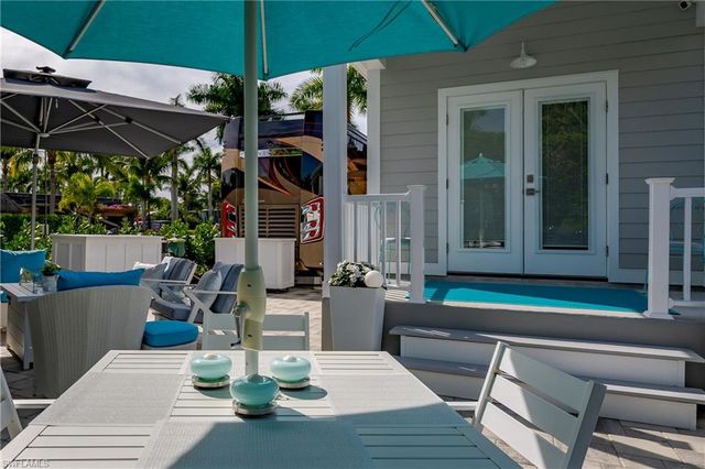 13598 Snapper LN, Naples, FL 34114