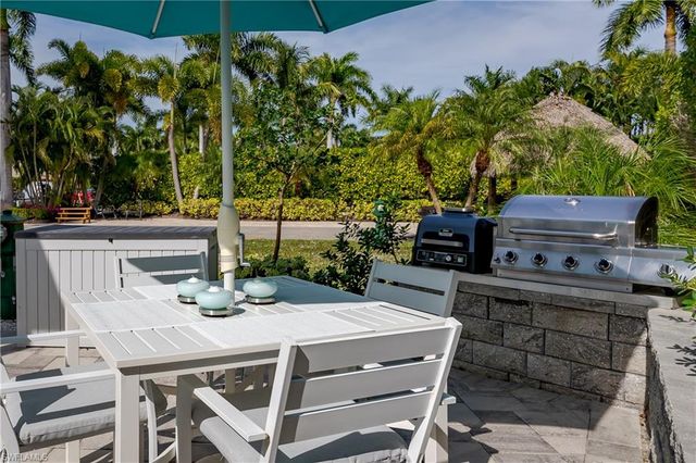 13598 Snapper LN, Naples, FL 34114