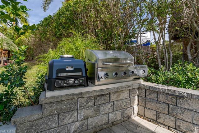 13598 Snapper LN, Naples, FL 34114