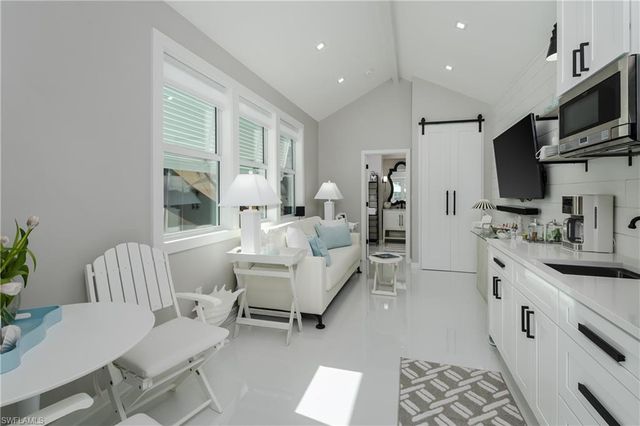 13598 Snapper LN, Naples, FL 34114